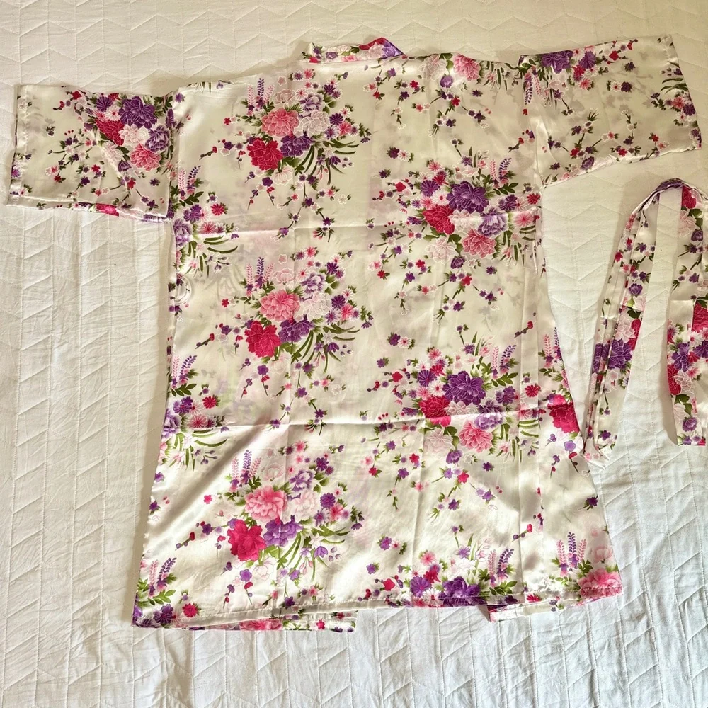 Kimono Floral Robe - Picture 2 of 3